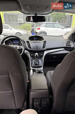 Внедорожник / Кроссовер Ford Kuga 2013 в 