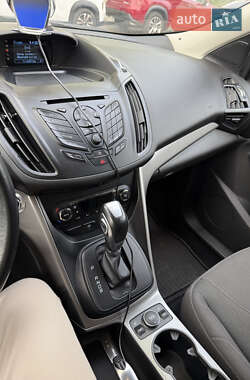 Внедорожник / Кроссовер Ford Kuga 2013 в 
