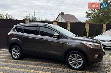 Внедорожник / Кроссовер Ford Kuga 2019 в 