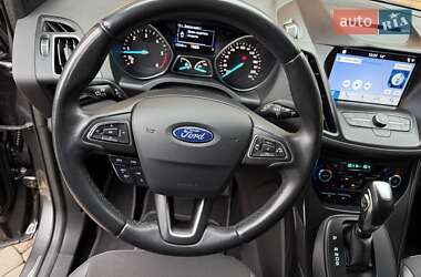Внедорожник / Кроссовер Ford Kuga 2019 в 