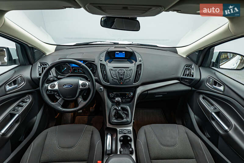 Внедорожник / Кроссовер Ford Kuga 2016 в Киеве