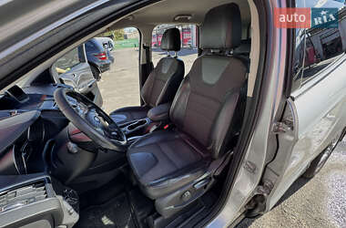 Внедорожник / Кроссовер Ford Kuga 2013 в 