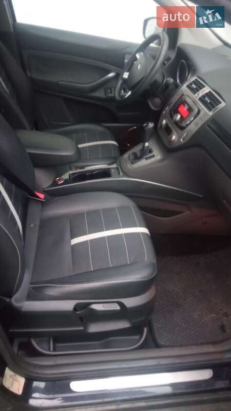 Внедорожник / Кроссовер Ford Kuga 2010 в Стрые