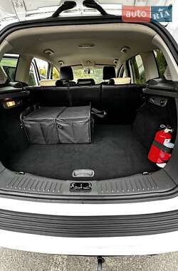 Внедорожник / Кроссовер Ford Kuga 2012 в 