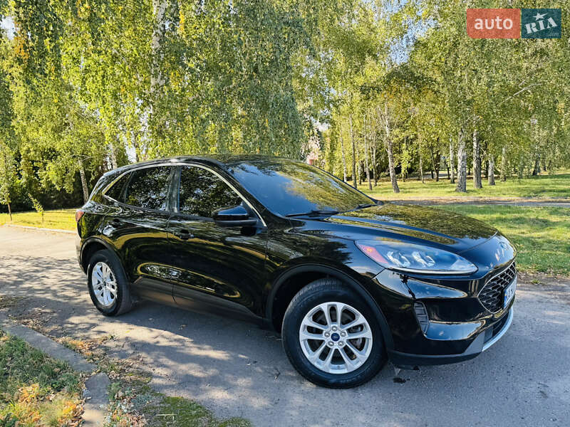 Внедорожник / Кроссовер Ford Kuga 2021 в Ромнах