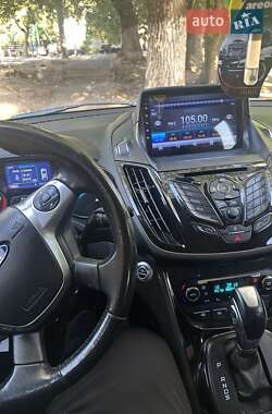 Внедорожник / Кроссовер Ford Kuga 2013 в 