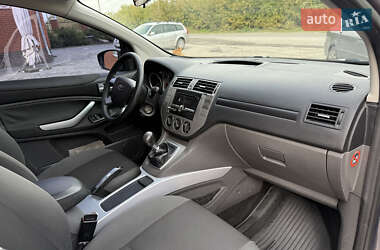 Внедорожник / Кроссовер Ford Kuga 2011 в 