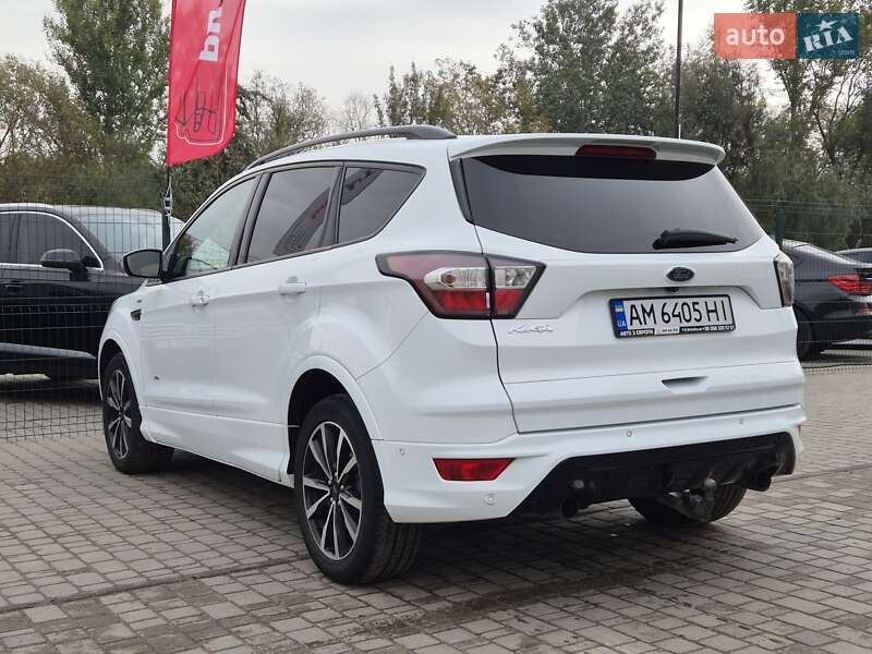 Внедорожник / Кроссовер Ford Kuga 2017 в Бердичеве