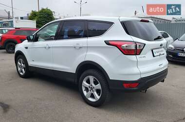 Внедорожник / Кроссовер Ford Kuga 2017 в 