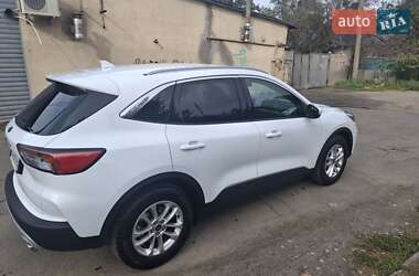 Внедорожник / Кроссовер Ford Kuga 2021 в 