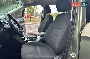 Внедорожник / Кроссовер Ford Kuga 2013 в 