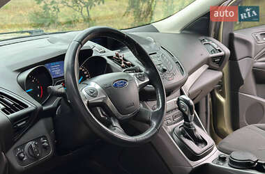 Внедорожник / Кроссовер Ford Kuga 2013 в 