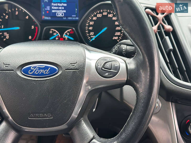 Внедорожник / Кроссовер Ford Kuga 2013 в Днепре