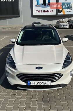 Внедорожник / Кроссовер Ford Kuga 2021 в 