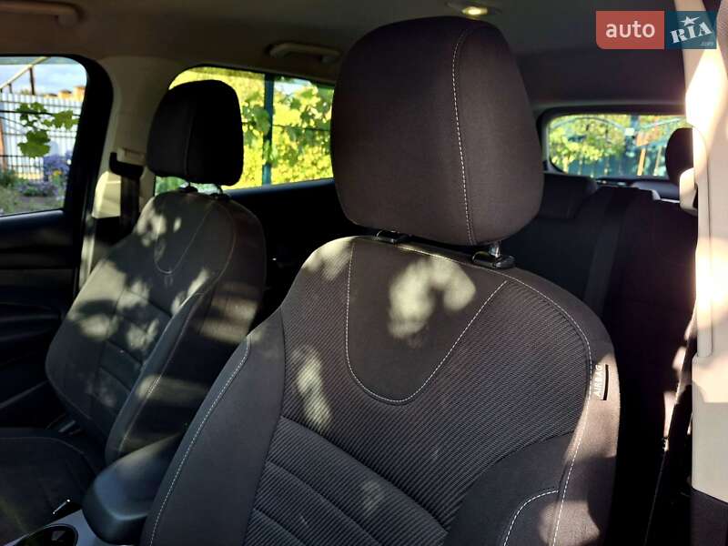 Внедорожник / Кроссовер Ford Kuga 2013 в Днепре