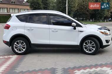 Внедорожник / Кроссовер Ford Kuga 2013 в 