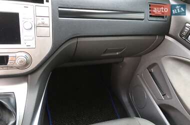 Внедорожник / Кроссовер Ford Kuga 2013 в 