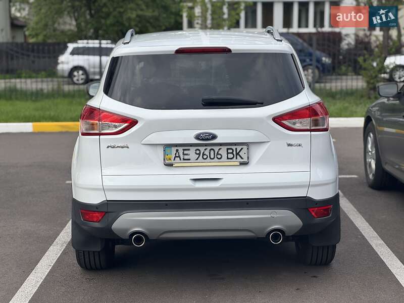 Внедорожник / Кроссовер Ford Kuga 2016 в Ирпене