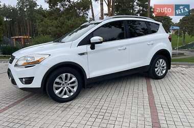 Внедорожник / Кроссовер Ford Kuga 2010 в 