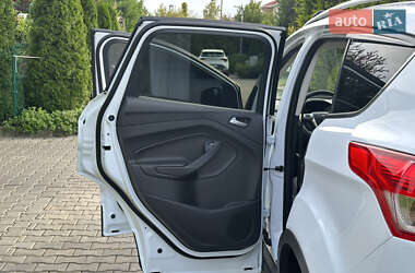 Внедорожник / Кроссовер Ford Kuga 2013 в 