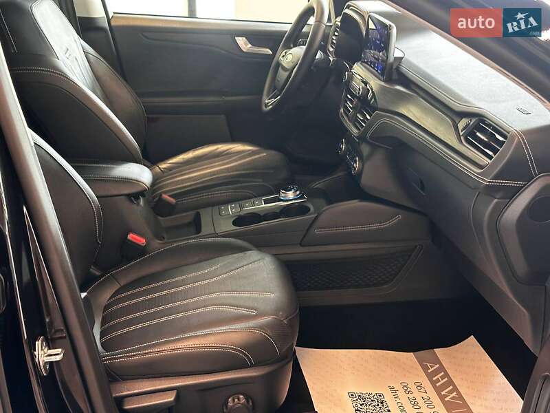 Внедорожник / Кроссовер Ford Kuga 2020 в Львове