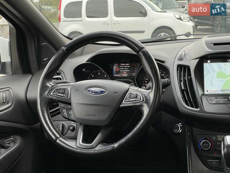 Внедорожник / Кроссовер Ford Kuga 2017 в Бердичеве