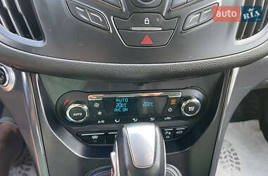 Внедорожник / Кроссовер Ford Kuga 2014 в 