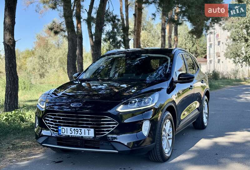 Внедорожник / Кроссовер Ford Kuga 2021 в 