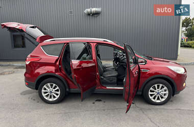 Внедорожник / Кроссовер Ford Kuga 2015 в 
