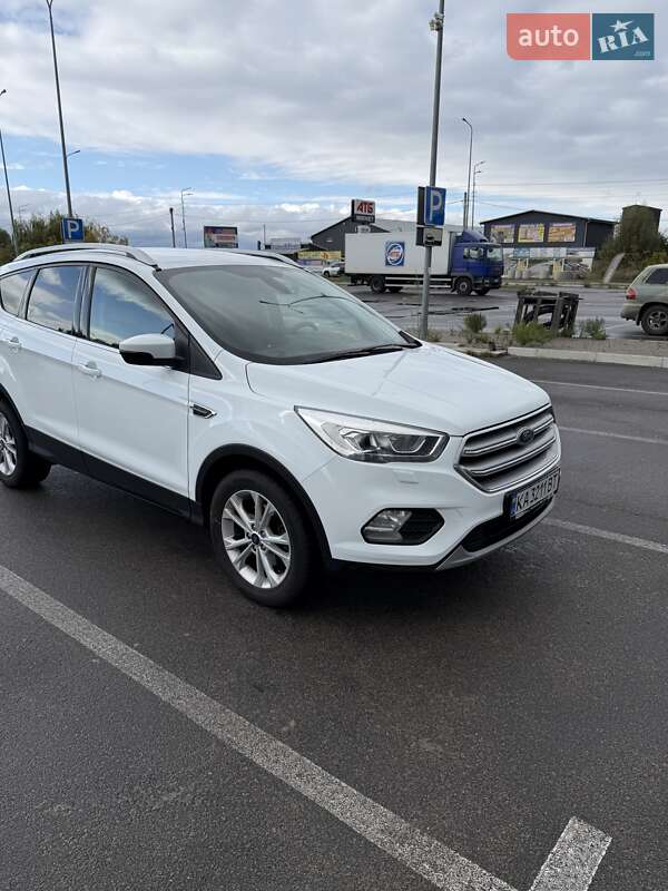 Внедорожник / Кроссовер Ford Kuga 2019 в Киеве