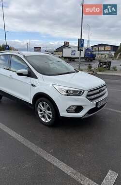Внедорожник / Кроссовер Ford Kuga 2019 в 
