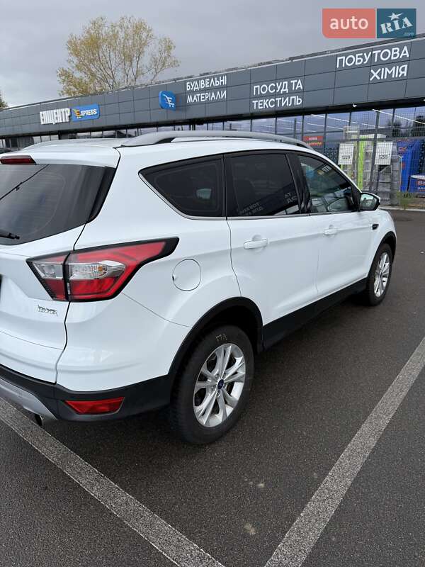Внедорожник / Кроссовер Ford Kuga 2019 в Киеве