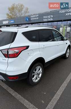 Внедорожник / Кроссовер Ford Kuga 2019 в 
