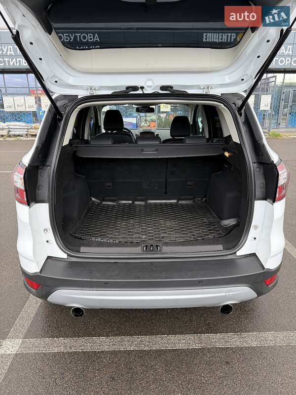 Внедорожник / Кроссовер Ford Kuga 2019 в Киеве