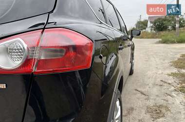 Внедорожник / Кроссовер Ford Kuga 2010 в 