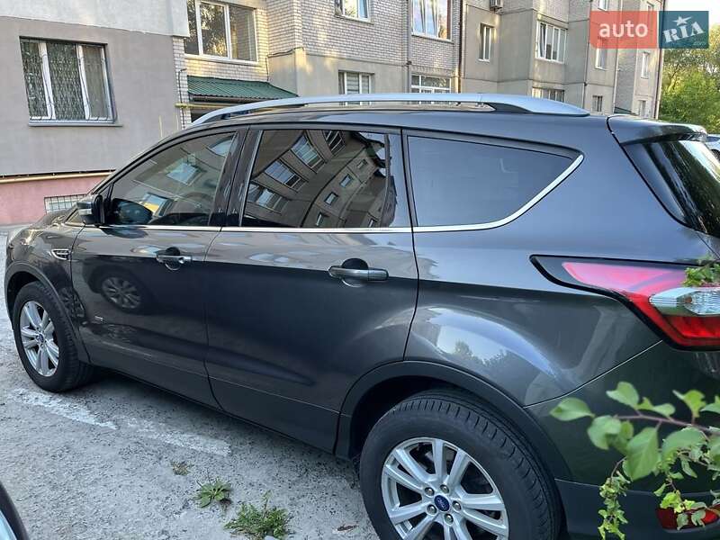 Позашляховик / Кросовер Ford Kuga 2017 в Ірпені