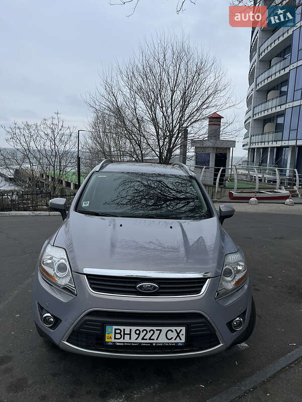 Внедорожник / Кроссовер Ford Kuga 2011 в 