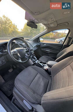 Внедорожник / Кроссовер Ford Kuga 2013 в 