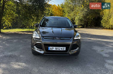 Внедорожник / Кроссовер Ford Kuga 2015 в 