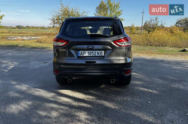 Внедорожник / Кроссовер Ford Kuga 2015 в 