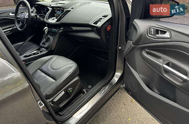 Внедорожник / Кроссовер Ford Kuga 2015 в 