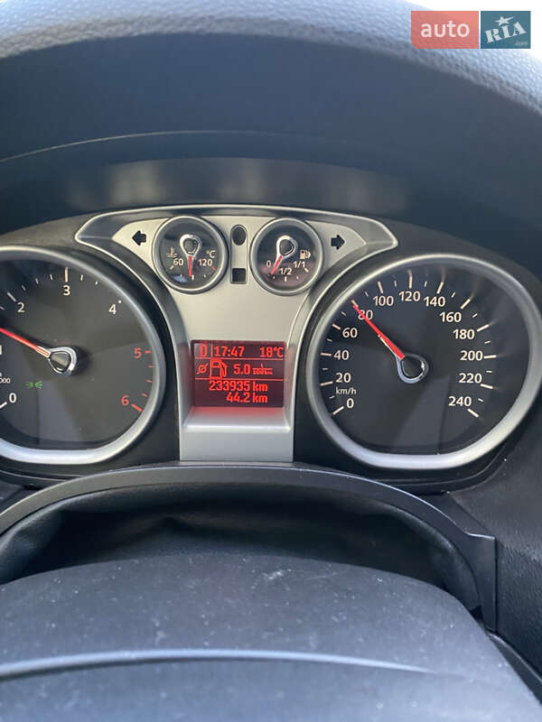 Внедорожник / Кроссовер Ford Kuga 2012 в Сумах