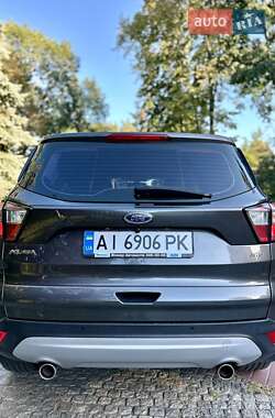 Внедорожник / Кроссовер Ford Kuga 2019 в 