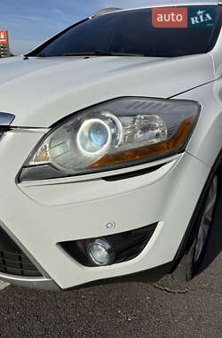 Внедорожник / Кроссовер Ford Kuga 2011 в 