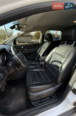 Внедорожник / Кроссовер Ford Kuga 2011 в 