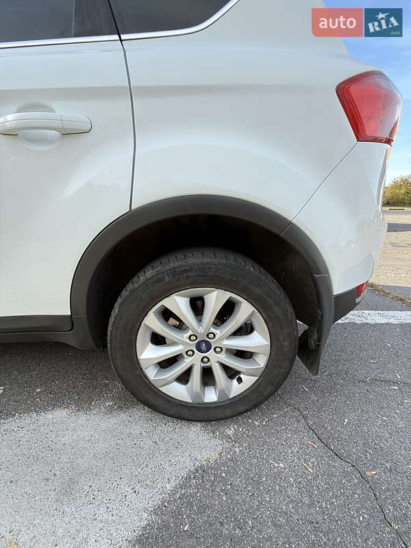 Внедорожник / Кроссовер Ford Kuga 2011 в Харькове