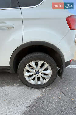 Внедорожник / Кроссовер Ford Kuga 2011 в 