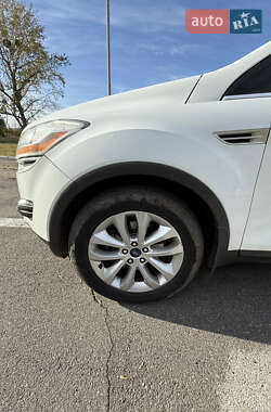Внедорожник / Кроссовер Ford Kuga 2011 в 