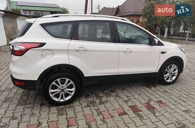 Внедорожник / Кроссовер Ford Kuga 2019 в 