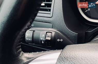Внедорожник / Кроссовер Ford Kuga 2009 в 